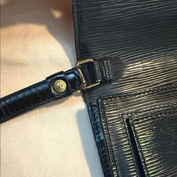 Louis Vuitton Epi Pochette Sellier Draggone Black Clutch Bag